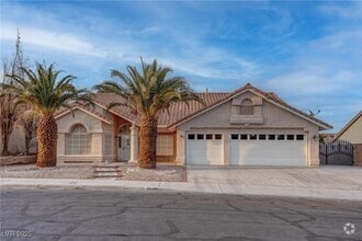 Building Photo - 8608 Highacre Dr