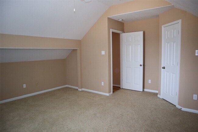 Building Photo - 71 La Costa Dr