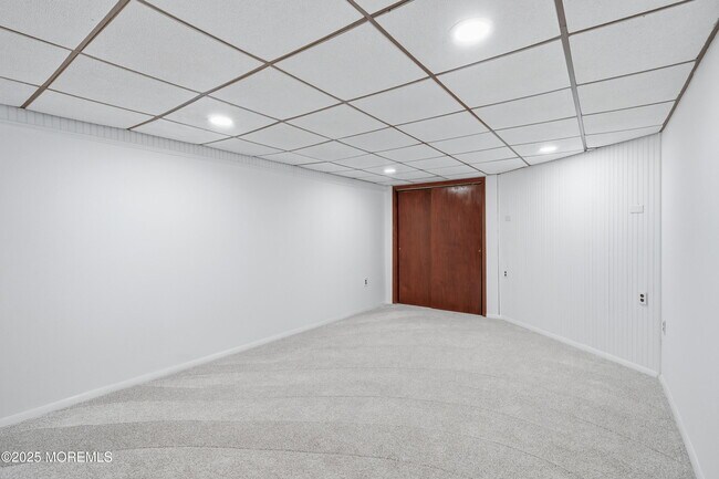 Building Photo - 218 Holly Ave