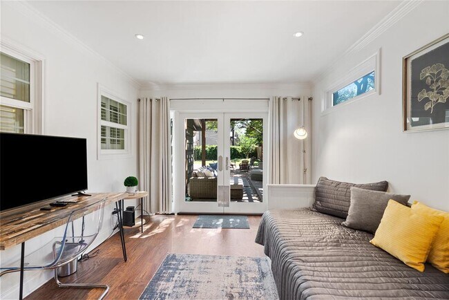 Building Photo - 2105 Westover Rd