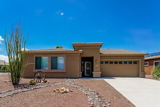 Building Photo - 60639 E Eagle Heights Dr
