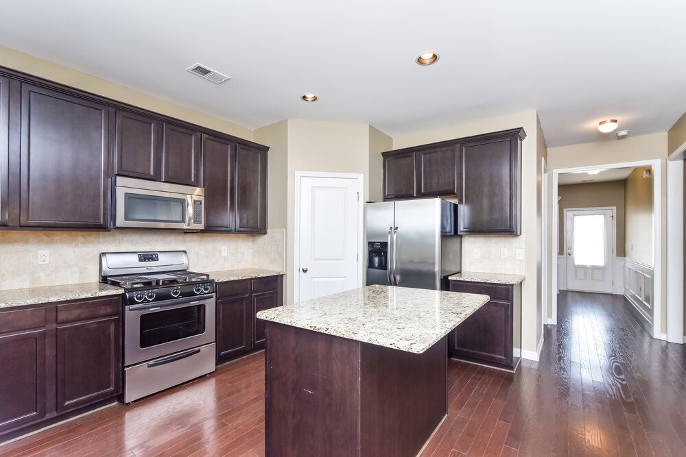 Building Photo - 1694 Maplecliff Way
