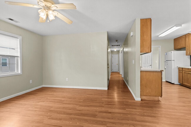 Building Photo - 883 N Cool Ave