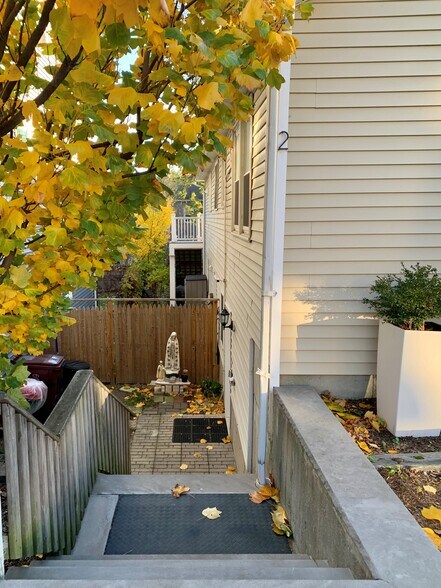 Building Photo - 178 Mountain Ave