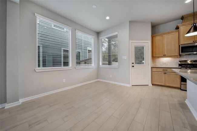 Building Photo - 555 Longleaf Pine Dr