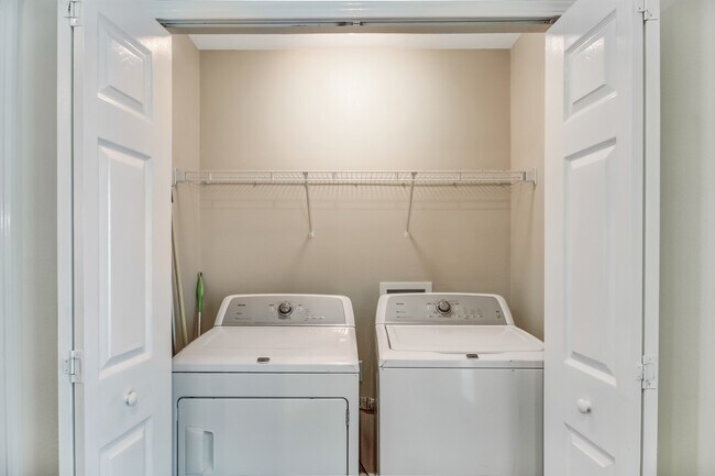 Building Photo - 34 Bushwood Dr