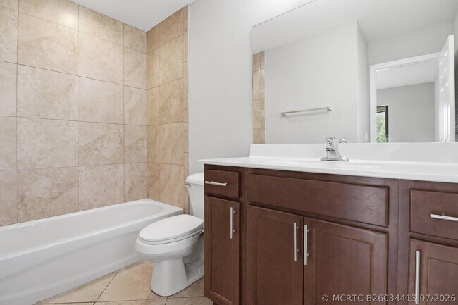 Building Photo - 2625 Heathcote Dr