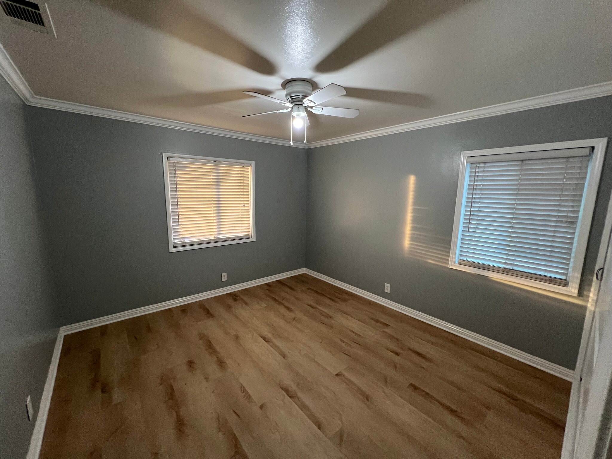 Building Photo - 576 Geneva Ave