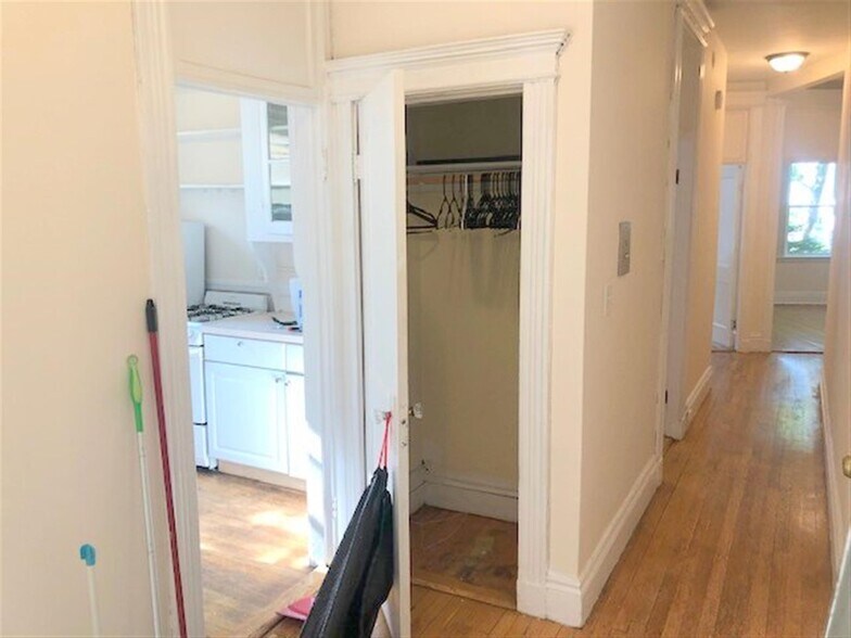 Building Photo - 90 Kirkland St