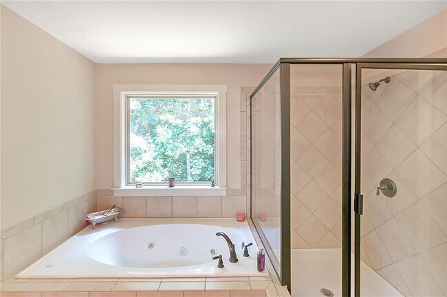 Building Photo - 4242 Rovello Way NE