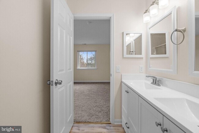 Building Photo - 408 Stockton Ct