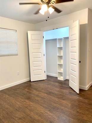 Building Photo - 12042 Carlsbad St