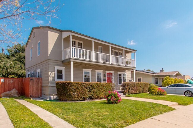 Building Photo - Charming North Park 2 Bedroom with Washer/Dryer, Backyard & Parking!