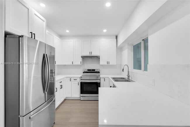 Building Photo - 520 NE 50th Terrace