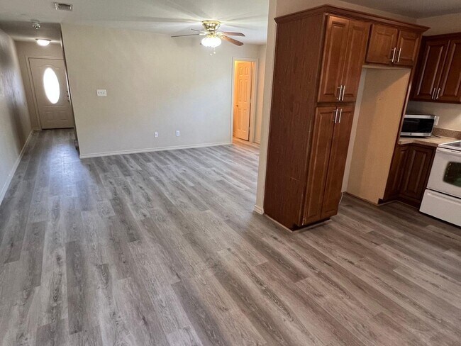 Building Photo - 929-931 Parkplace Ridge