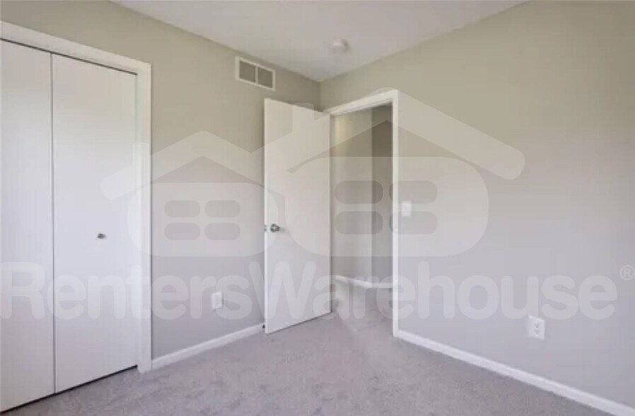 Building Photo - 16168 70th Pl N