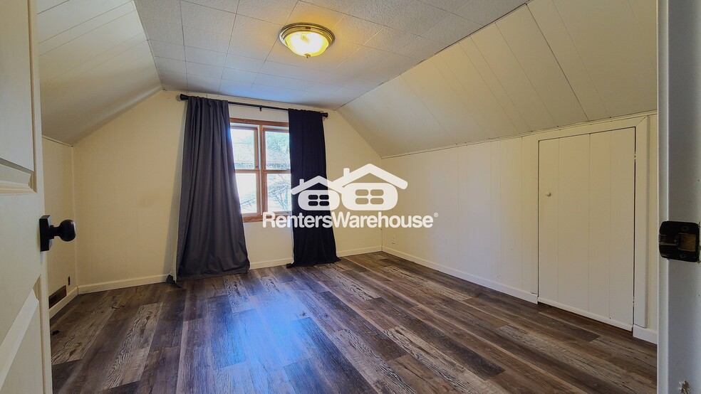 Building Photo - 525 Birch St