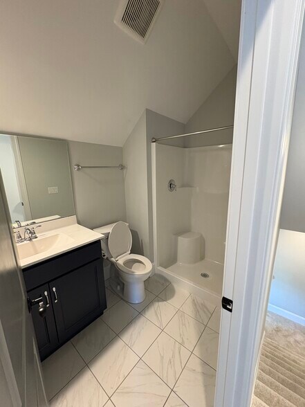 Building Photo - 729 Windemere Rd