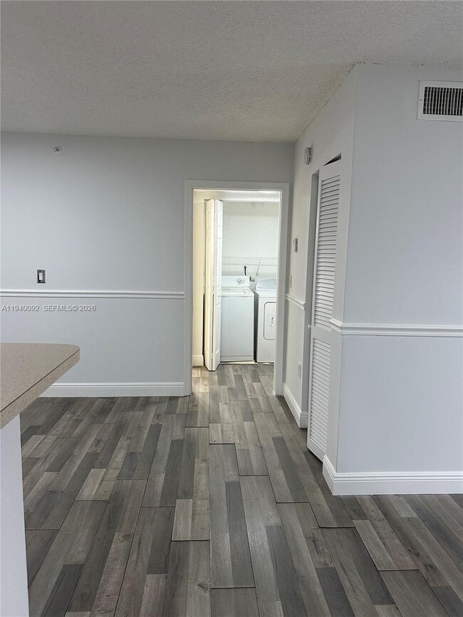 Building Photo - 620 SW 111th Ave