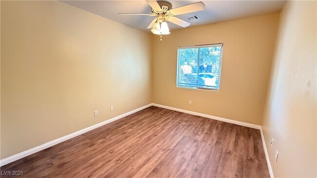 Building Photo - 3846 Waynesvill St