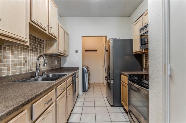 Building Photo - 809 Waverly Dr