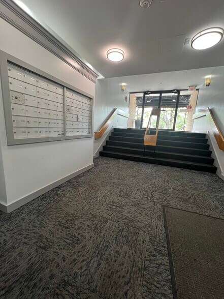 Building Photo - 165 Quincy Shore Dr