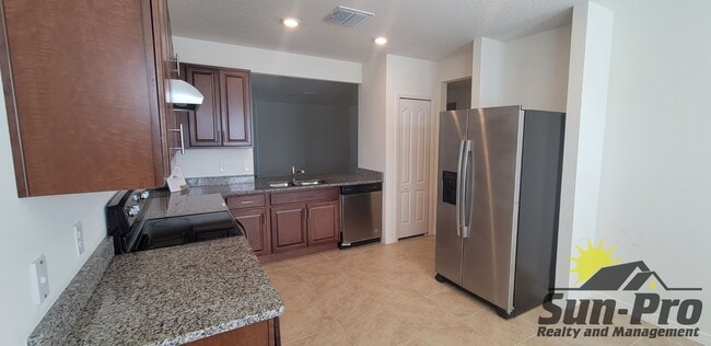 Building Photo - 2007 Glenbrooke Rd.