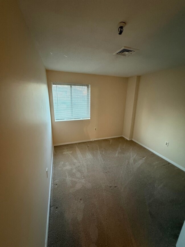 Building Photo - 425 Abbott Farm Ln