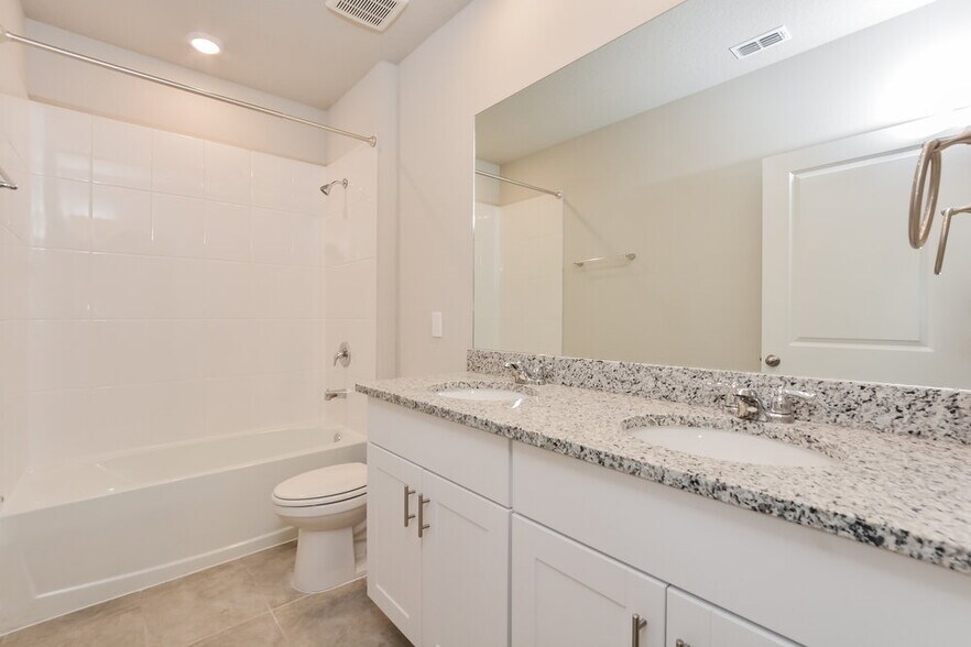 Building Photo - 1026 Oak Vly Dr