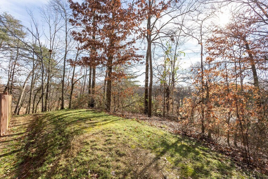 Building Photo - 5837 Norham Dr