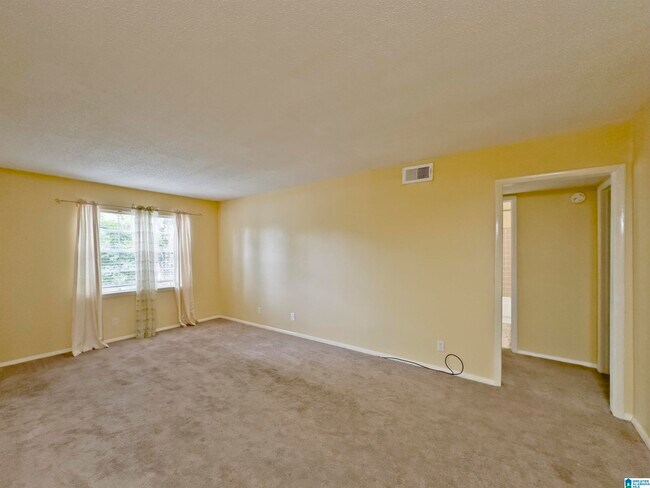 Building Photo - 836 Beacon Pkwy E