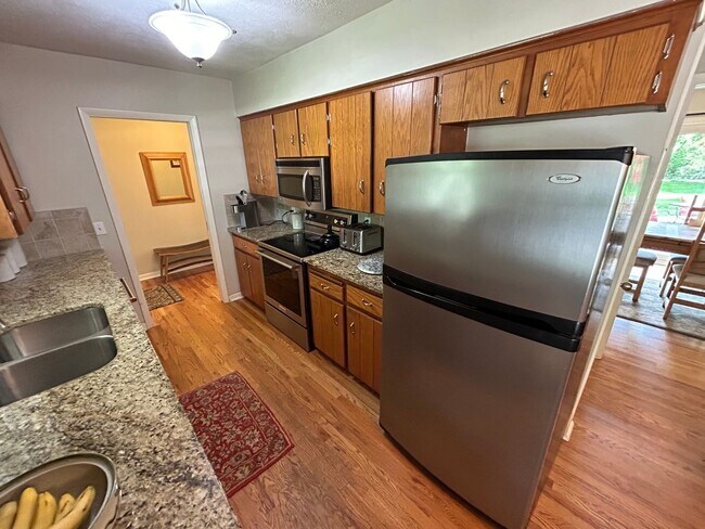 Building Photo - 4545 Manchester Dr