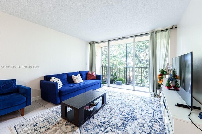 Building Photo - 8870 Fontainebleau Blvd