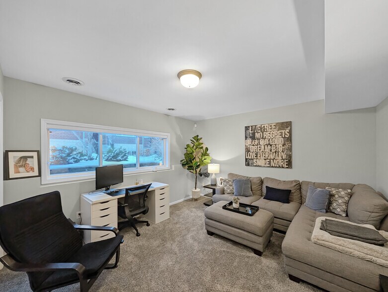 Lower level bedroom - 29 4th Ave N