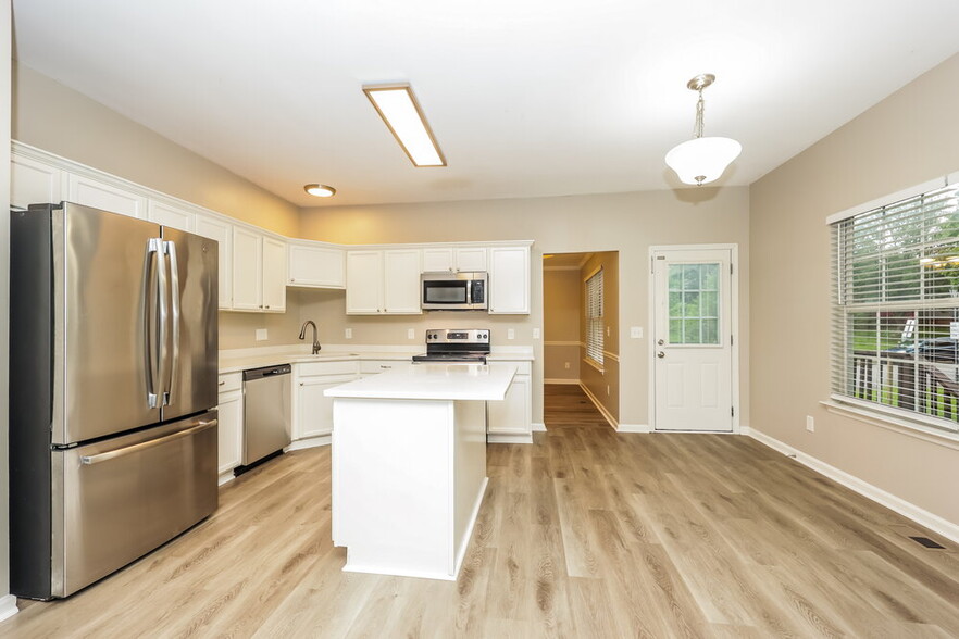 Building Photo - 3817 Asheford Trace
