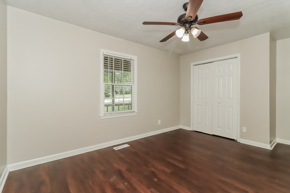 Building Photo - 155 Sunny Ln