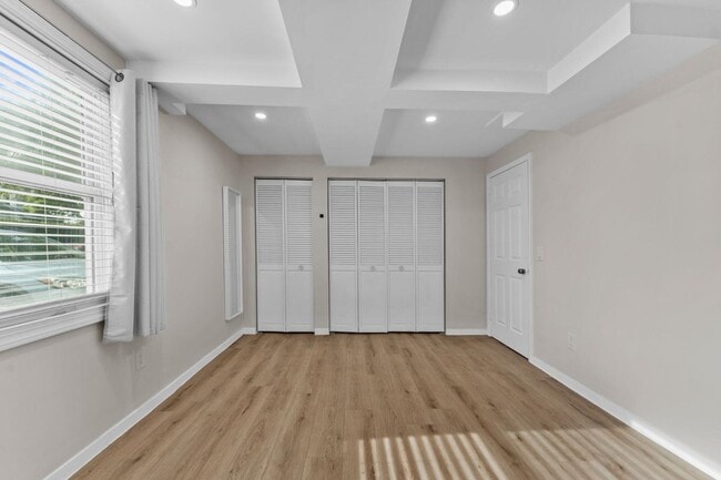 Building Photo - 3505 Iris St N