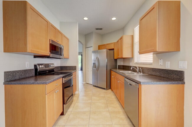 Building Photo - 9516 SW Flowermound Cir