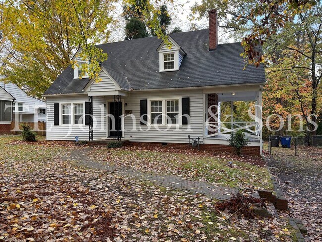 Building Photo - Charming Home with Character and Modern Comfort