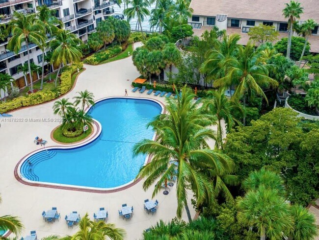 Building Photo - 540 Brickell Key Dr