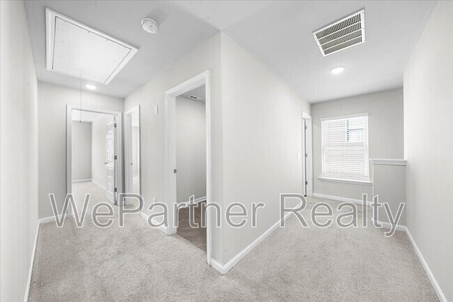 Building Photo - 204 Vickery Ln