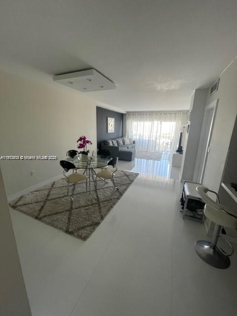 Building Photo - 500 Bayview Dr