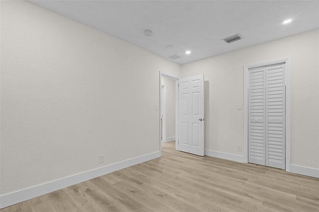 Building Photo - 2941 NW 11th Ct