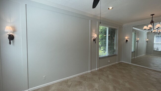 Building Photo - 4857 Victoria Cir