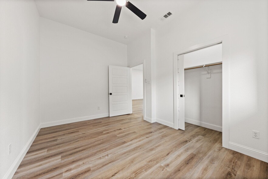 Building Photo - 1279 Bonham St