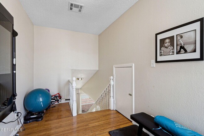 Building Photo - 332 Windrose Ct