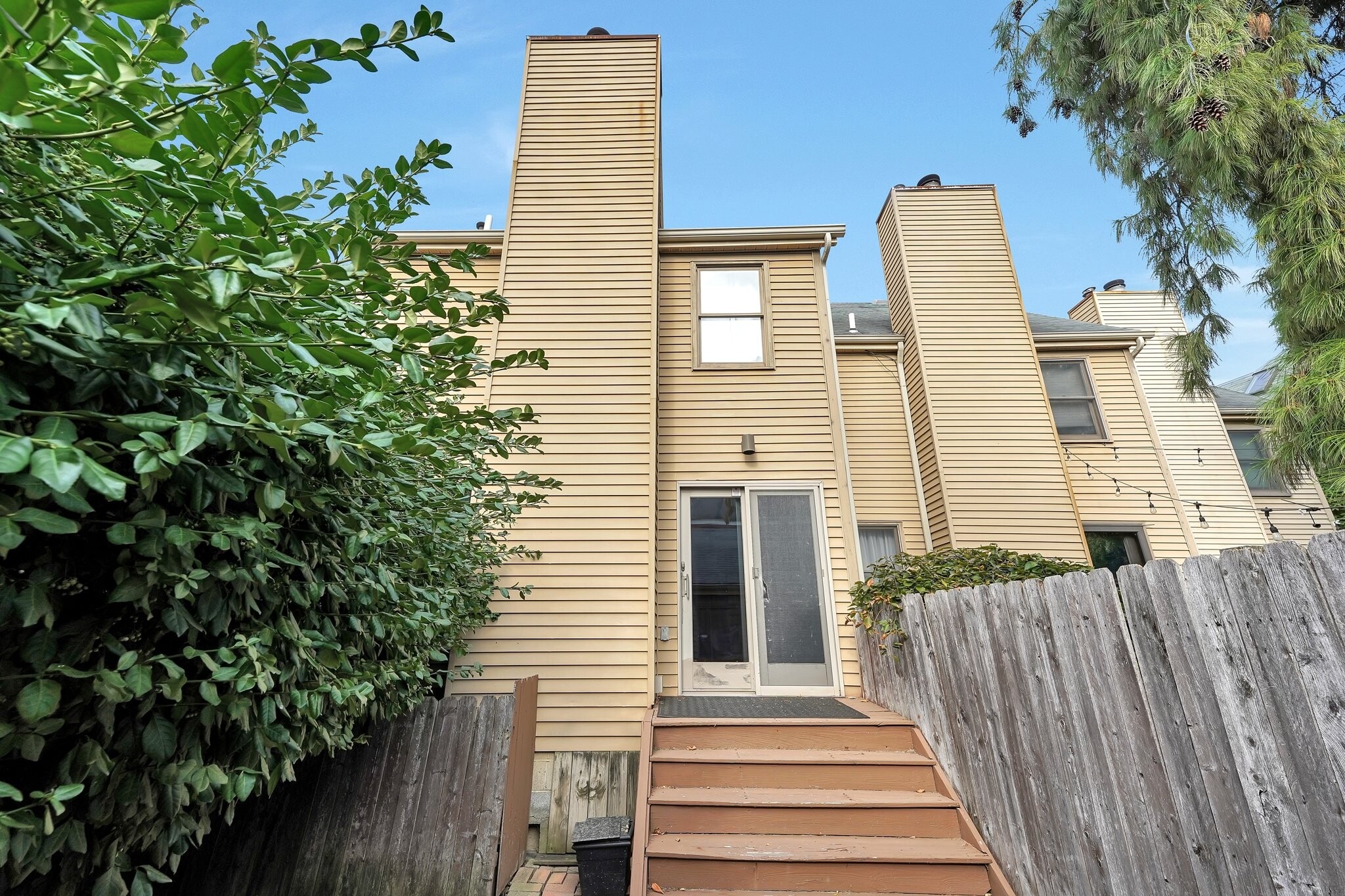 Building Photo - 992 Neil Ave