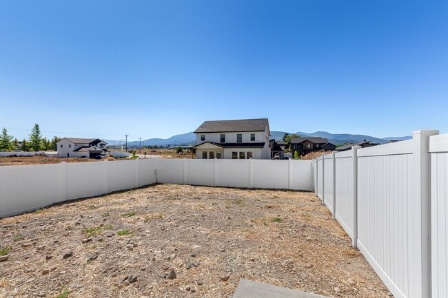 Building Photo - Lease special, save $900.00 if you sign an...