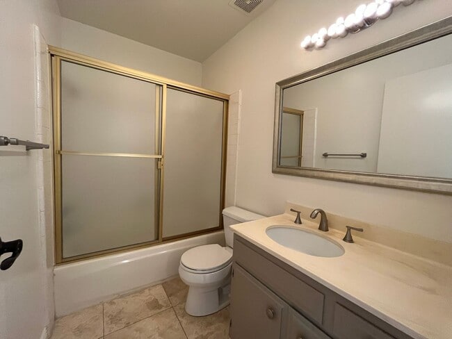 Building Photo - Newly updated bright two-story townhome...