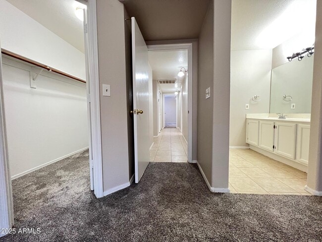 Building Photo - 3510 E Hampton Ave